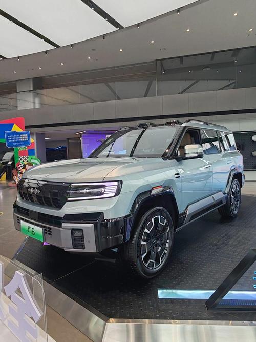 成都武侯区维驰祥企业管理咨询比亚迪方程豹硬派越野的爆款，英菲尼迪35周年与你共成长